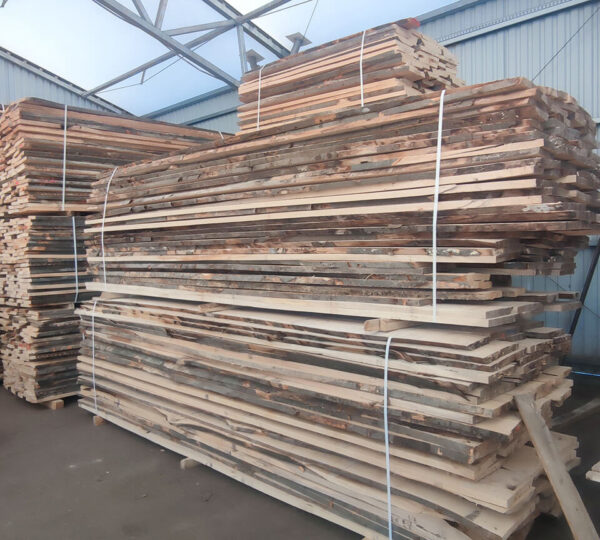 Magazyn deski szalunkowej